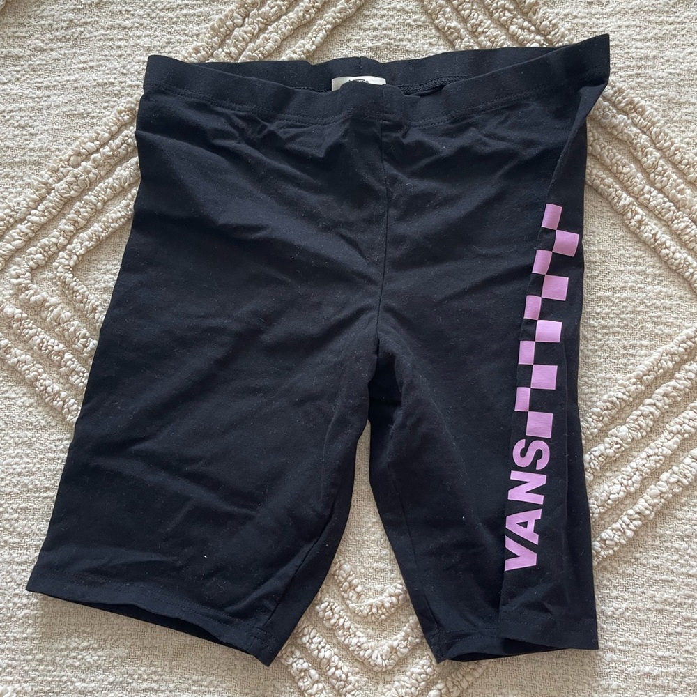 Vans - biker shorts black with logo on side